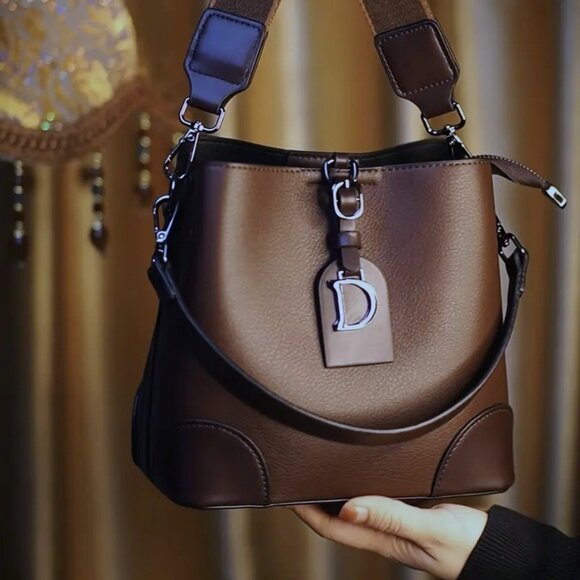 Handbags - Brown Crossbody Bag Adjustable Detachable Strap Zipper Closure Everyday Purse